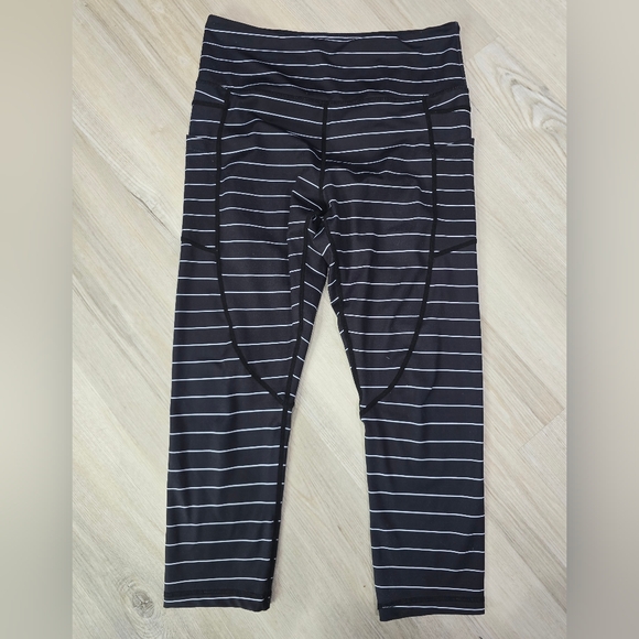 ZYIA Pants - Zyia Active Women Capri Leggings Size 8-10 Black Striped High Waist Pockets
